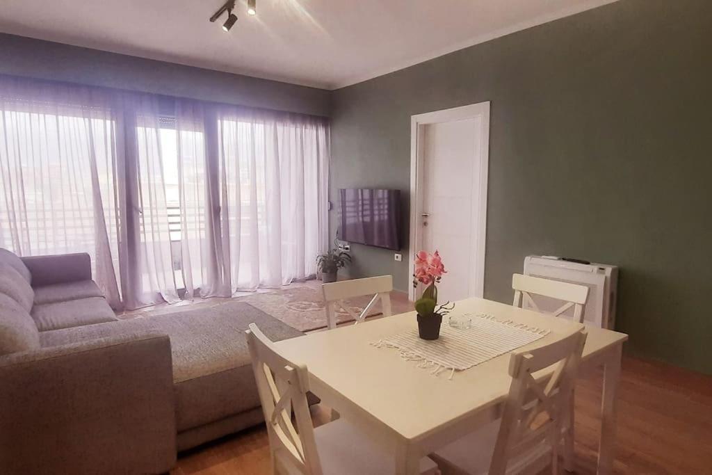 Flower Apartment